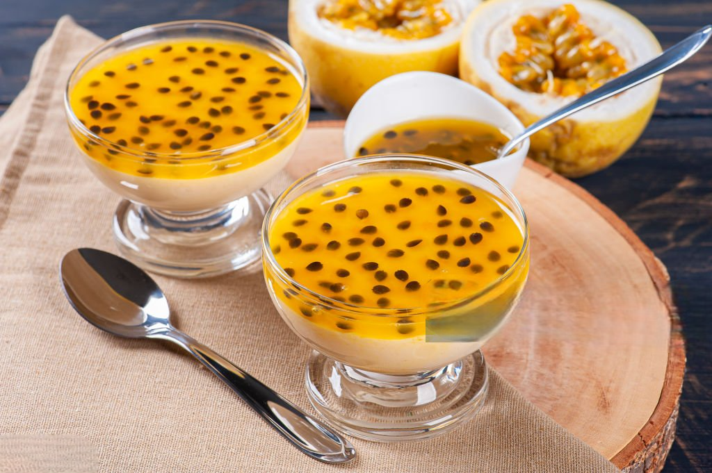 Receita de Mousse de maracujá com toque de limão