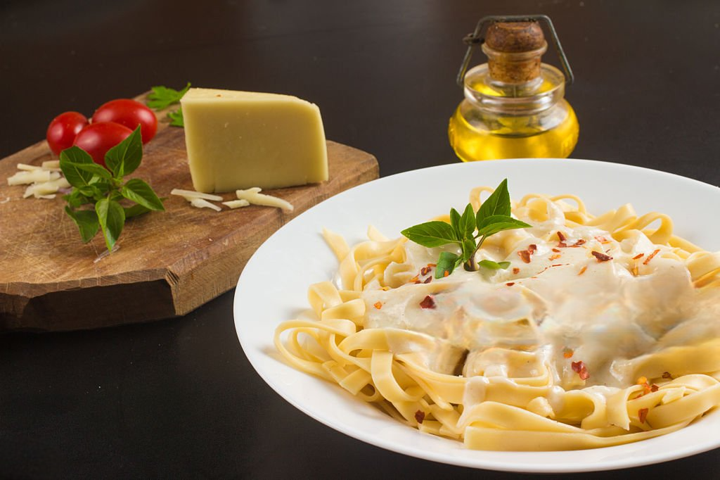 Receita de Macarrão especial ao molho branco